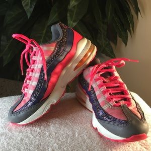 Women’s Nike Air Max Tennis